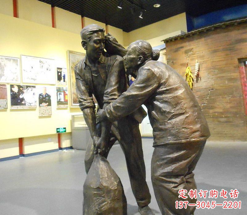 河源帮老人干活铜雕