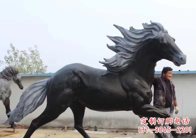 河源奔马仿真马雕塑