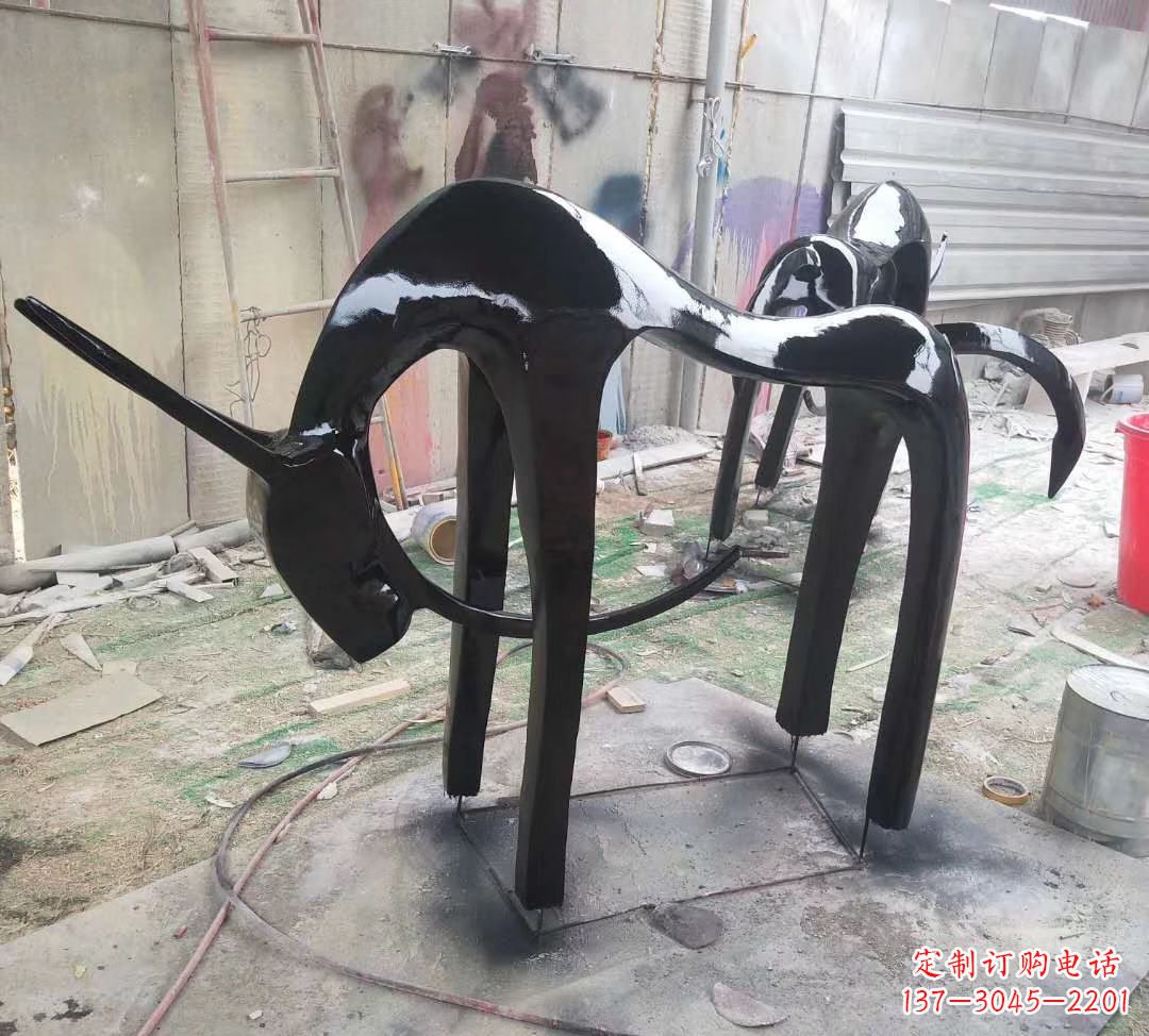 河源玻璃钢抽象小鹿雕塑别墅庭院景观摆件