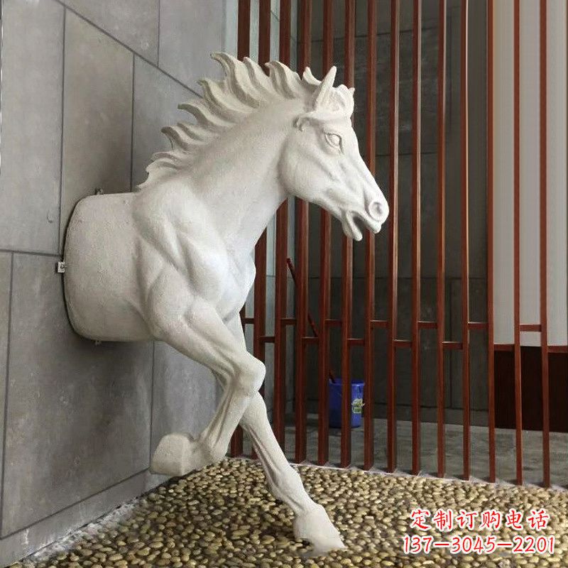 河源玻璃钢创意马雕塑-穿墙而过的动物雕塑摆件
