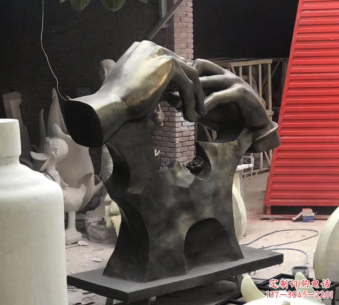 河源玻璃钢仿铜戴戒指雕塑广场景观爱情摆件 (6)