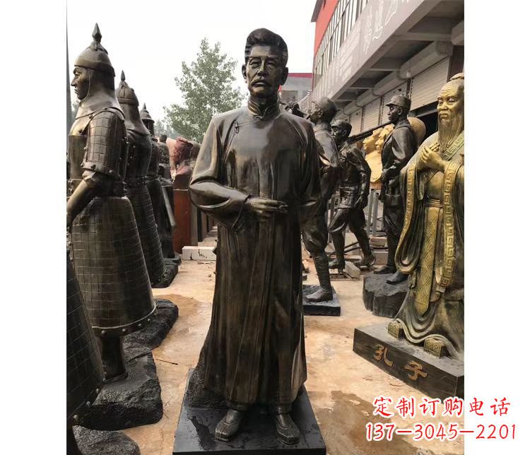 河源玻璃钢仿铜校园近代名人鲁迅雕塑