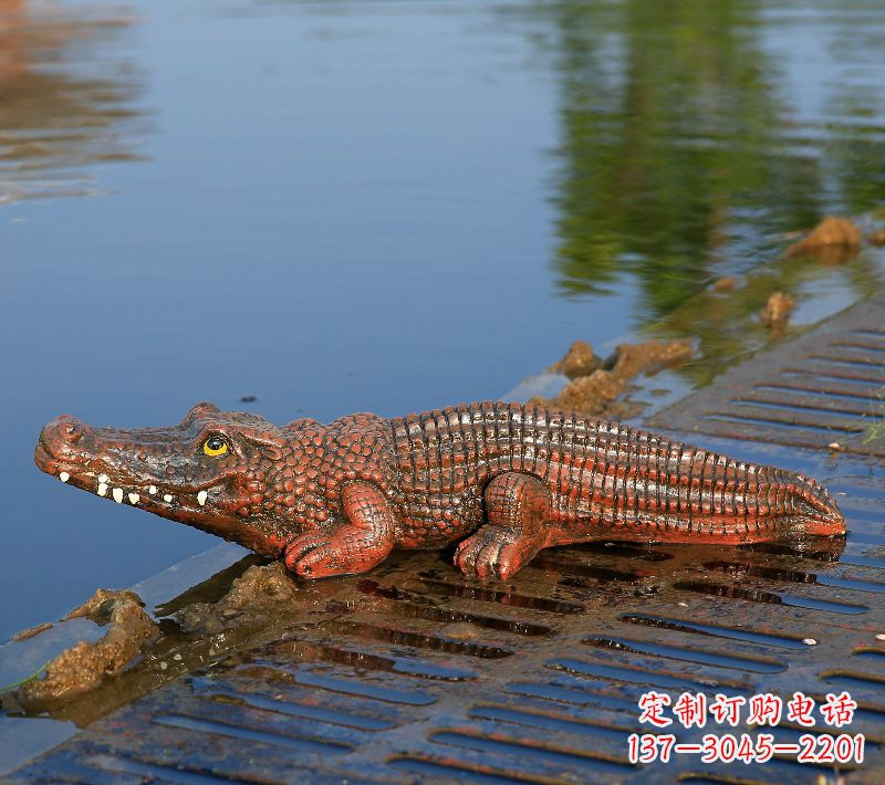 河源玻璃钢仿真鳄鱼园林水景景观动物雕塑