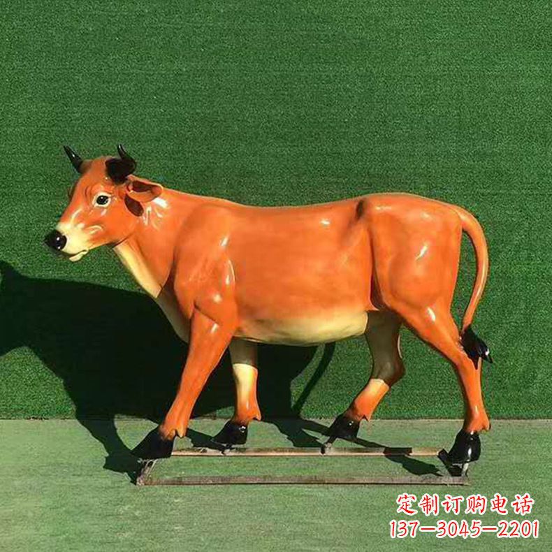 河源玻璃钢仿真黄牛动物雕塑