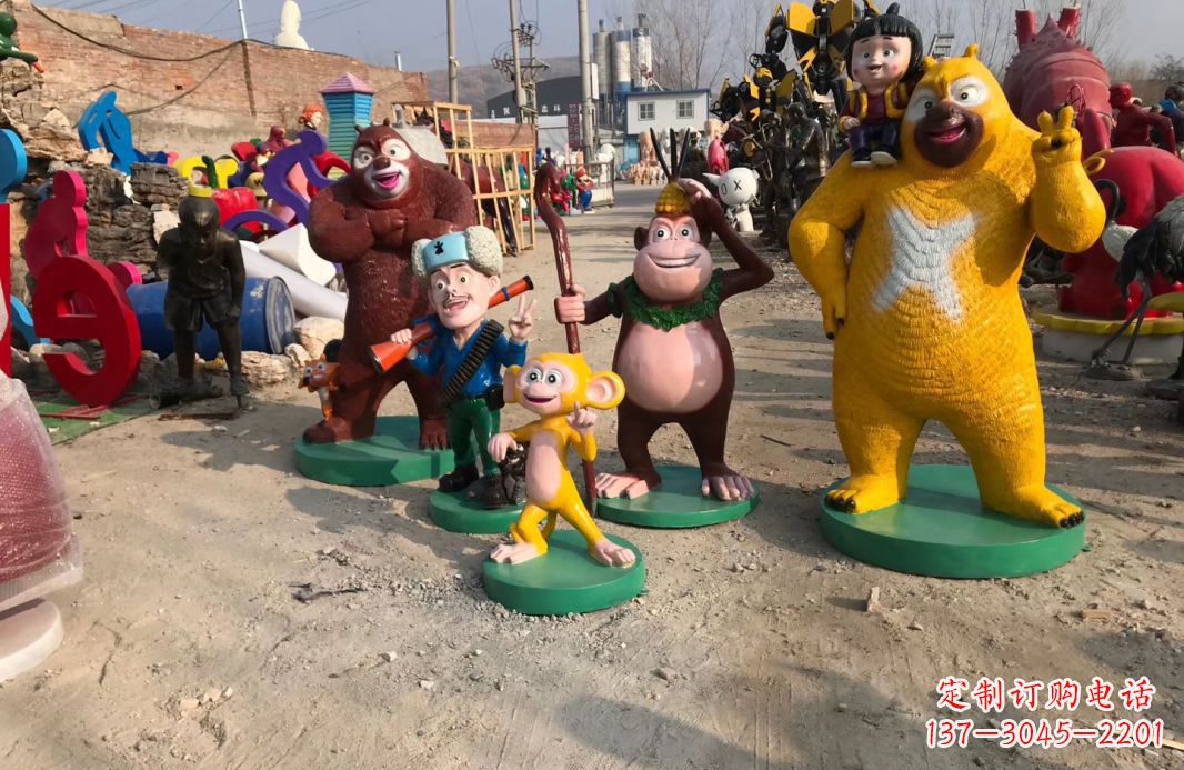 河源玻璃钢仿真卡通熊二雕塑