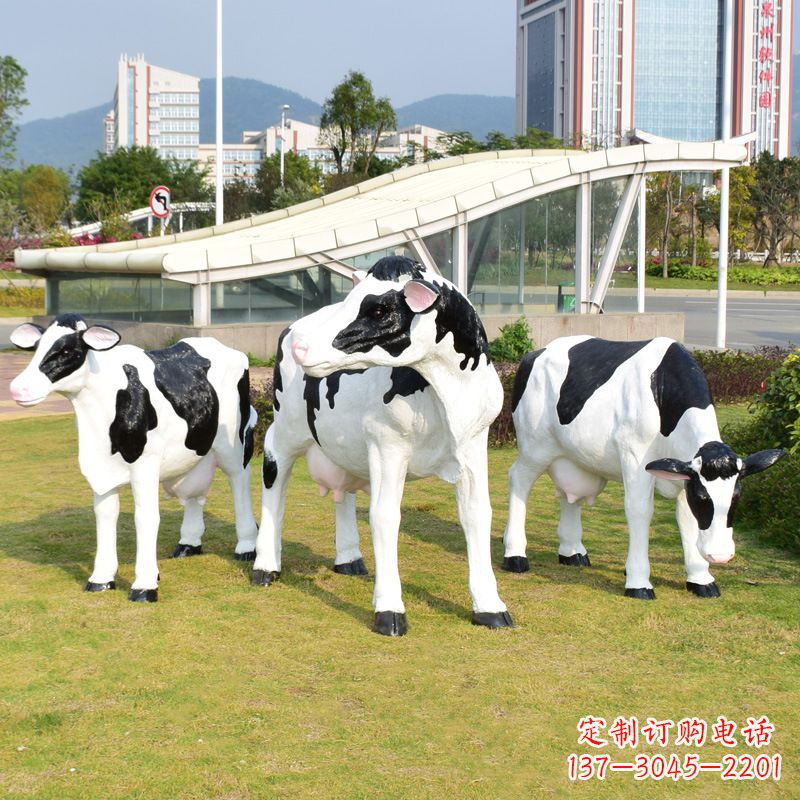 河源玻璃钢仿真奶牛雕塑-园林草坪动物摆件