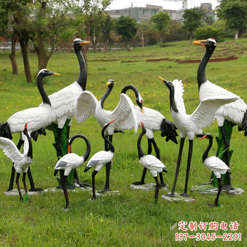 河源玻璃钢仿真仙鹤雕塑-公园草坪草丛动物摆件