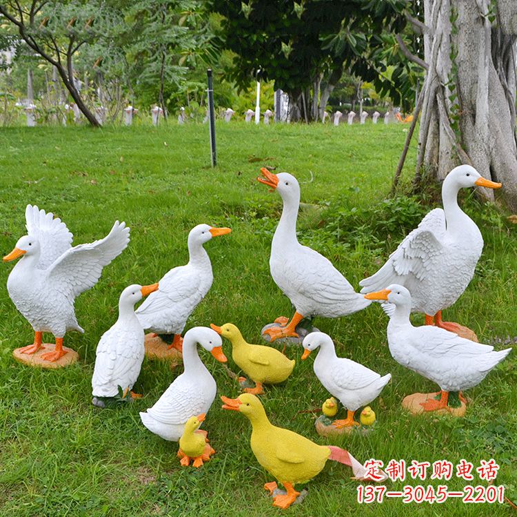 河源玻璃钢仿真动物雕塑——漫步田园风情