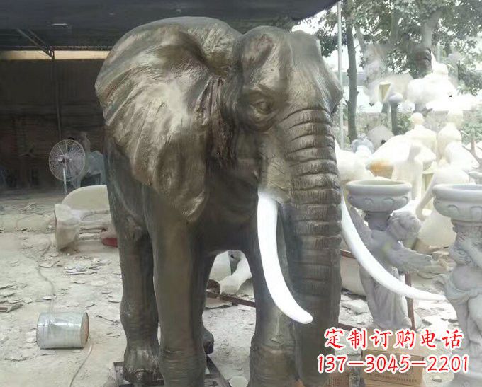 河源玻璃钢门口大象雕塑