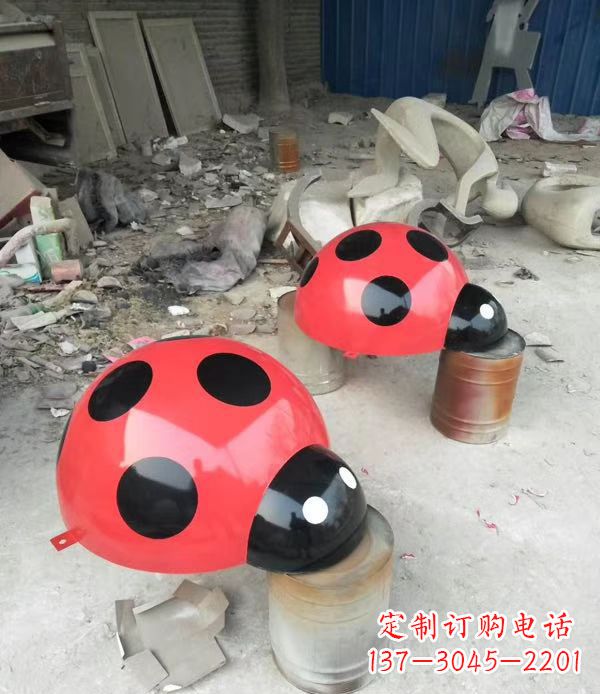 河源玻璃钢七星瓢虫雕塑公园景观摆件