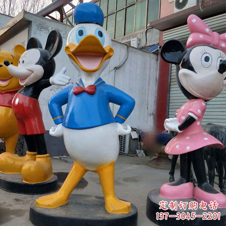 河源玻璃钢唐老鸭和米老鼠卡通雕塑