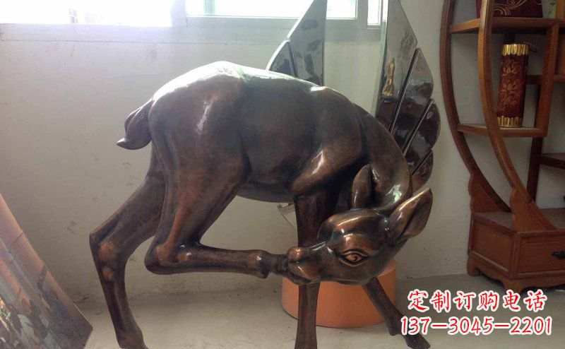河源玻璃钢小鹿仿铜动物雕塑