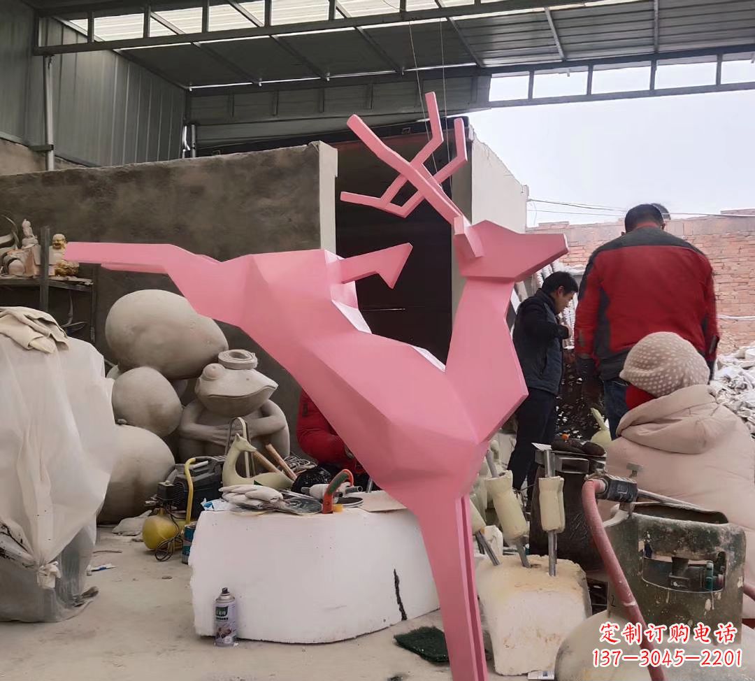 河源不锈钢彩绘小鹿雕塑