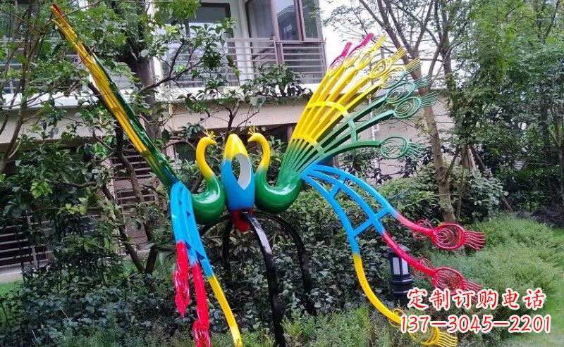 河源不锈钢孔雀雕塑——精美的艺术品