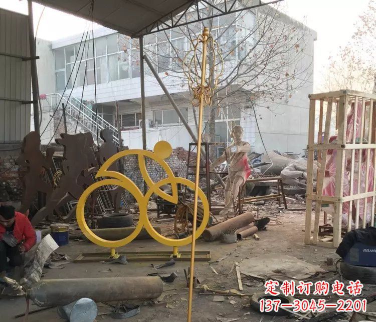河源不锈钢抽象人物骑自行车雕塑 (2)