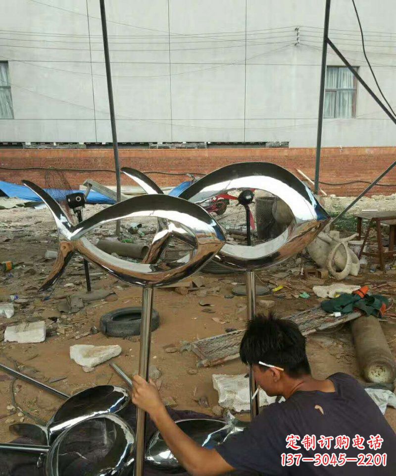 河源不锈钢抽象鱼动物雕塑 (2)