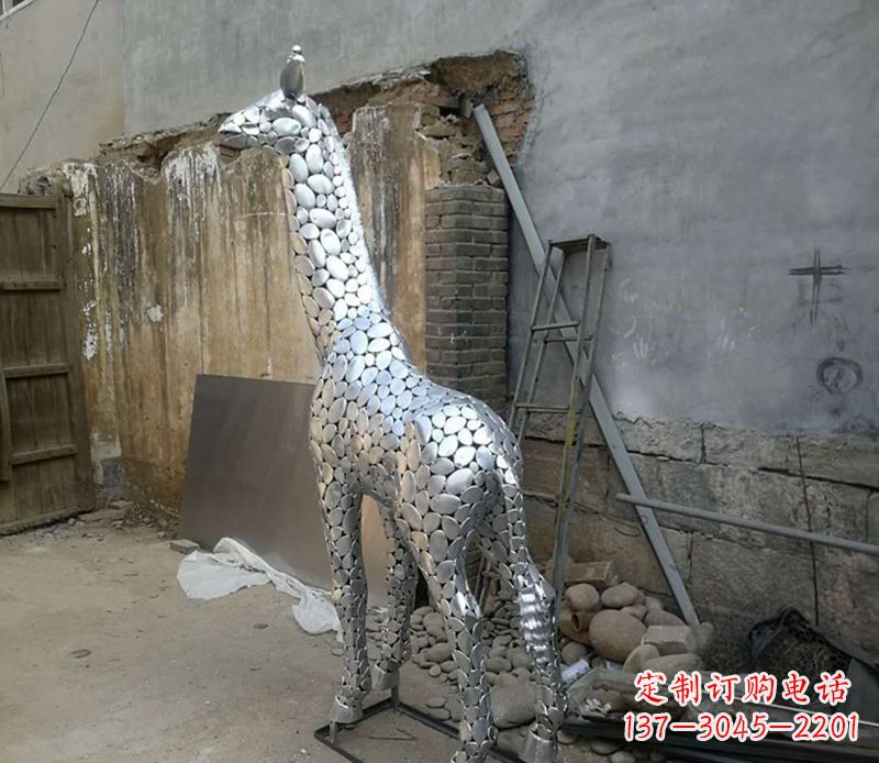 河源不锈钢创意长颈鹿雕塑