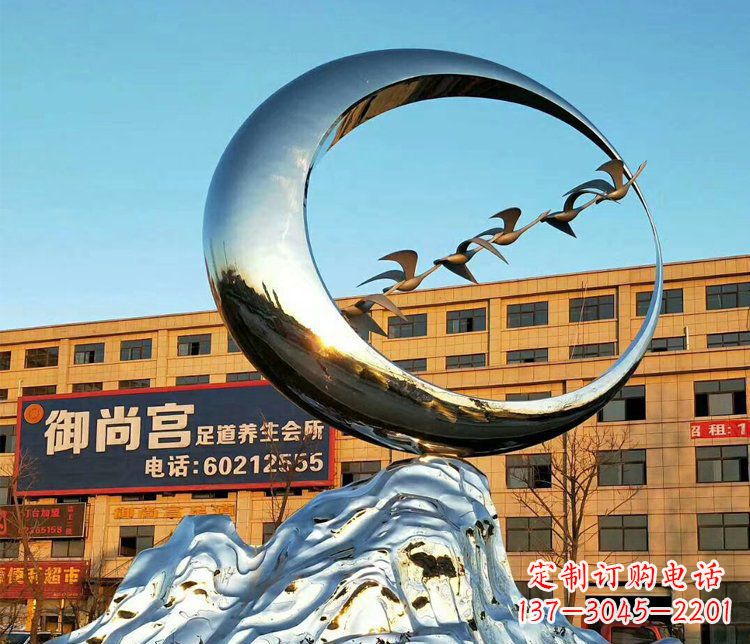 河源不锈钢大雁和假山街边景观雕塑