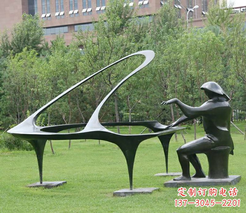 河源不锈钢弹钢琴人物公园雕塑