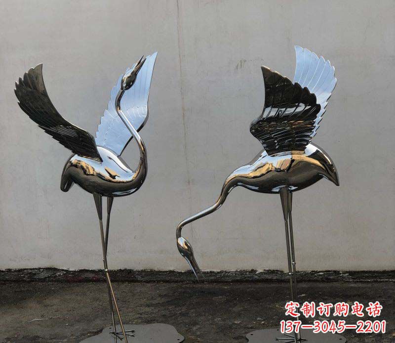 河源不锈钢锻造仙鹤展翅雕塑