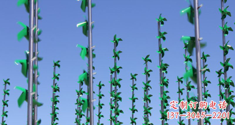 河源螺旋风车给广场景观带来的旋转欢乐