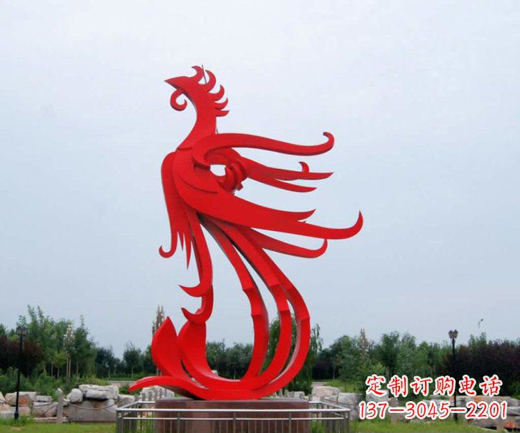 河源精美凤凰雕塑点亮凤凰公园