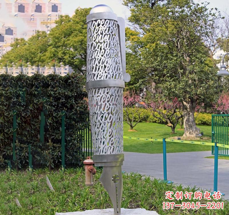 河源精致不锈钢钢笔雕塑
