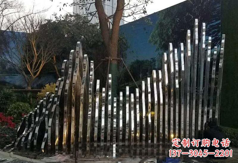 河源不锈钢公园抽象假山雕塑