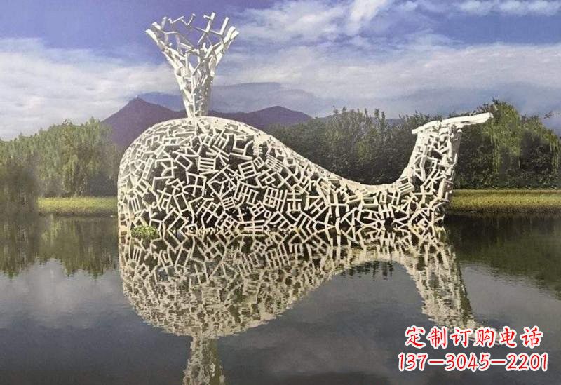 河源不锈钢公园大型镂空喷水鲸鱼雕塑