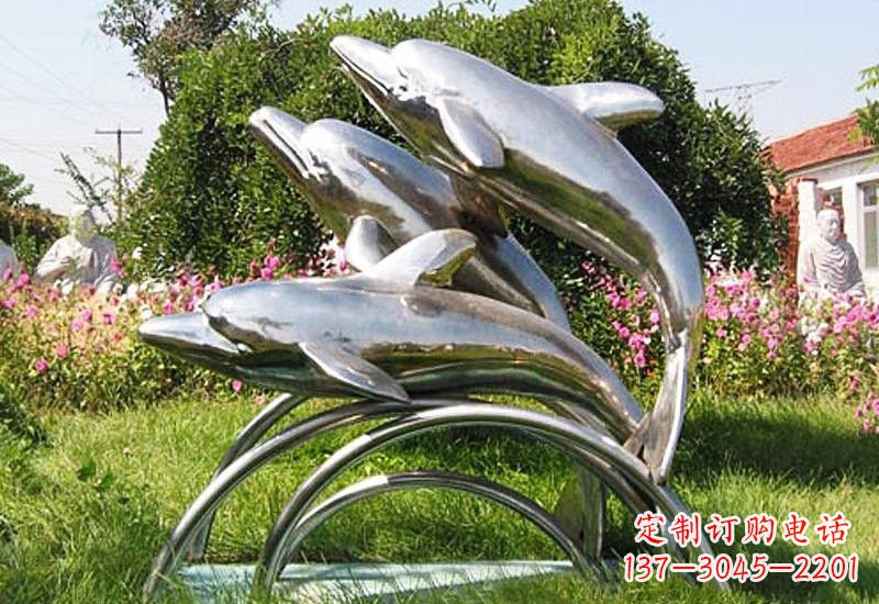 河源不锈钢公园动物跳跃的海豚雕塑