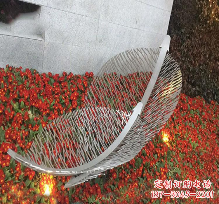 河源不锈钢公园镂空树叶雕塑——精致艺术品