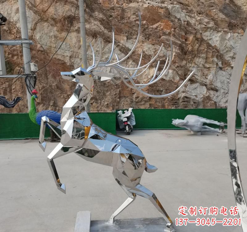 河源梅花鹿雕塑美丽而神秘的存在