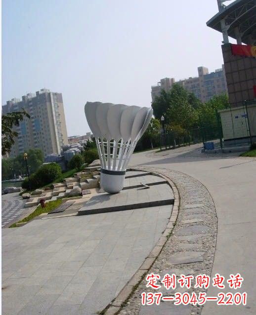河源羽毛球雕塑一座展现精神风貌的艺术精品