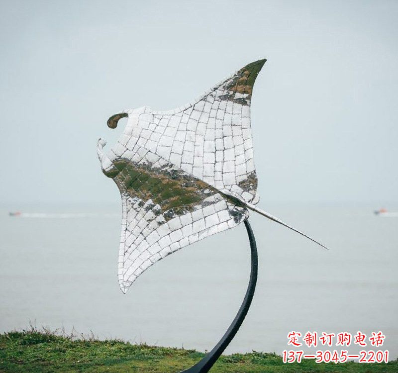 河源不锈钢海洋动物蝠鲼雕塑艺术与环保的完美结合