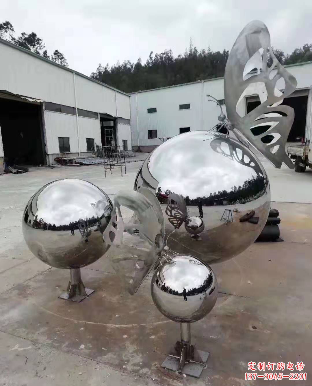 河源不锈钢蝴蝶雕塑美丽而迷人