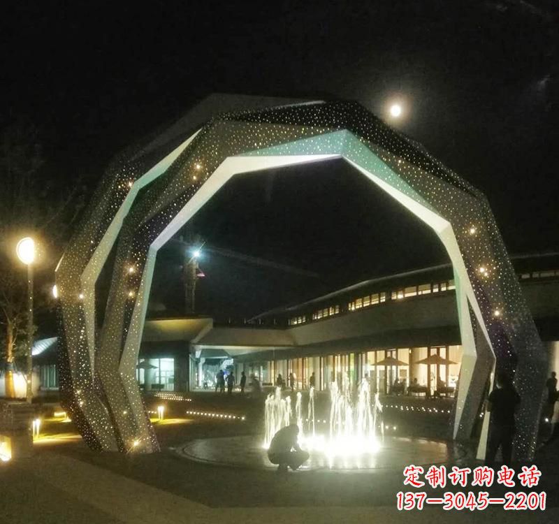 河源不锈钢户外拱门雕塑精美线条点缀美景