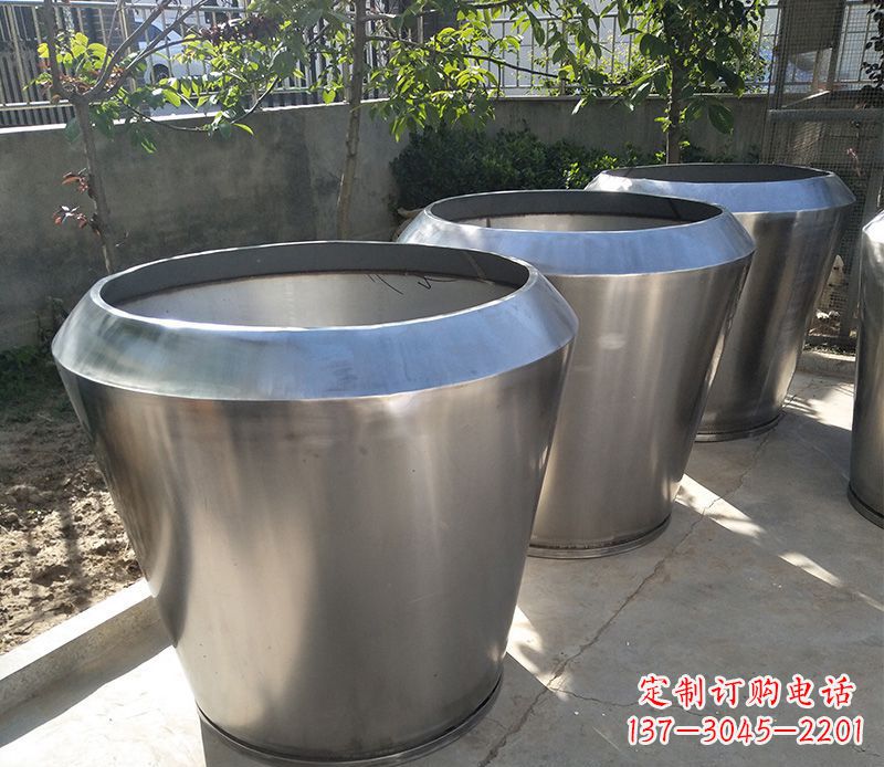 河源不锈钢花盆雕塑给你的家园增添一份独特的美