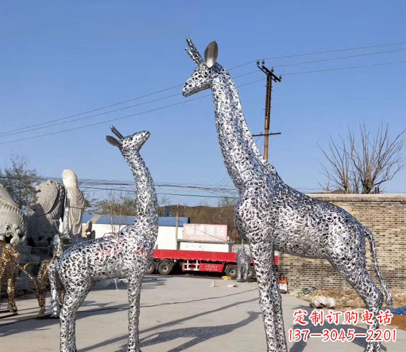 河源不锈钢镂空动物长颈鹿雕塑