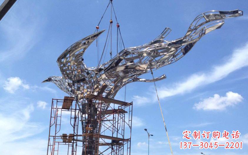 河源不锈钢镂空鸽子雕塑美丽的象征