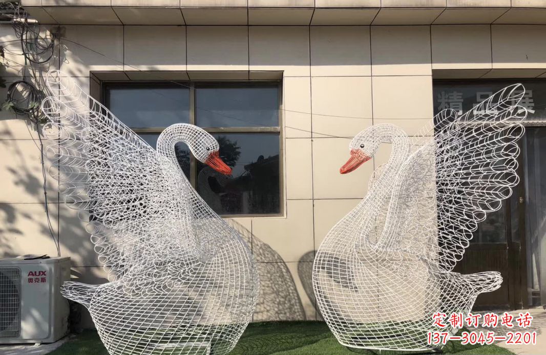 河源不锈钢镂空天鹅雕塑象征着美丽的永恒