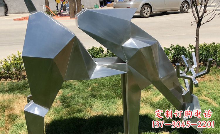 河源不锈钢梅花鹿吃草公园动物雕塑