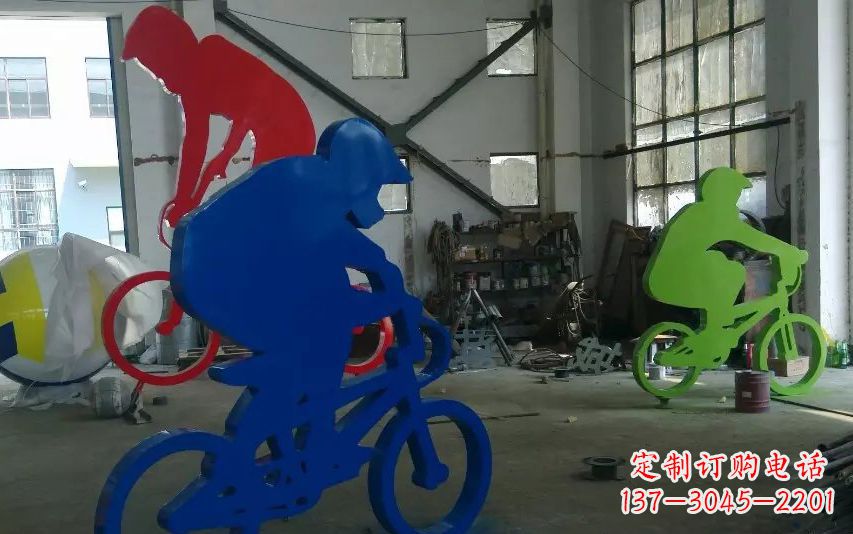 河源不锈钢骑自行车的运动雕塑