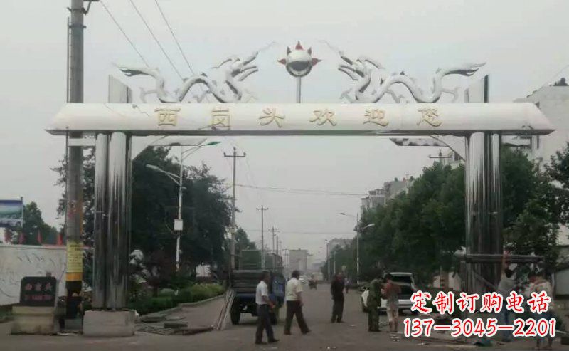 河源不锈钢双龙戏珠牌坊传承文化的雕塑之美