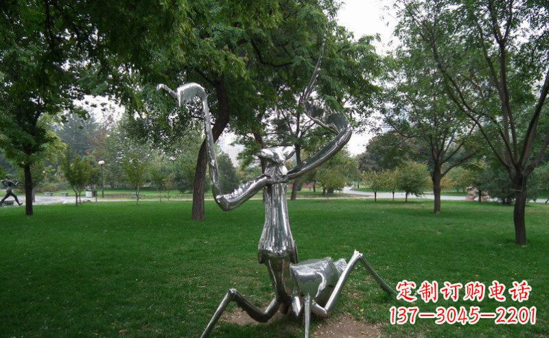 河源不锈钢螳螂古朴雅致的雕塑