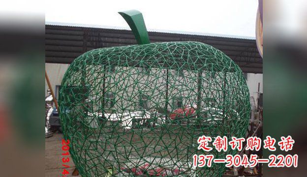 河源不锈钢网制作的苹果雕塑——精致且耐久
