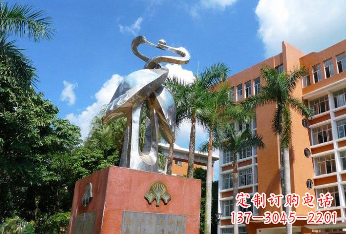 河源不锈钢仙鹤雕塑美丽而神秘