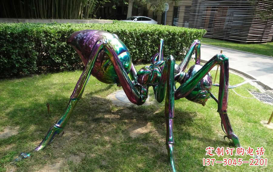 河源蜘蛛侠传递英雄激情的不锈钢雕塑