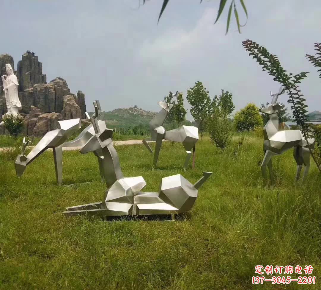 河源不锈钢锻造的小鹿雕塑
