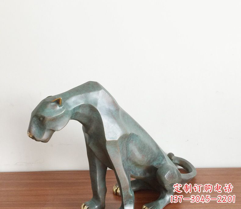 河源抽象豹子动物铜雕