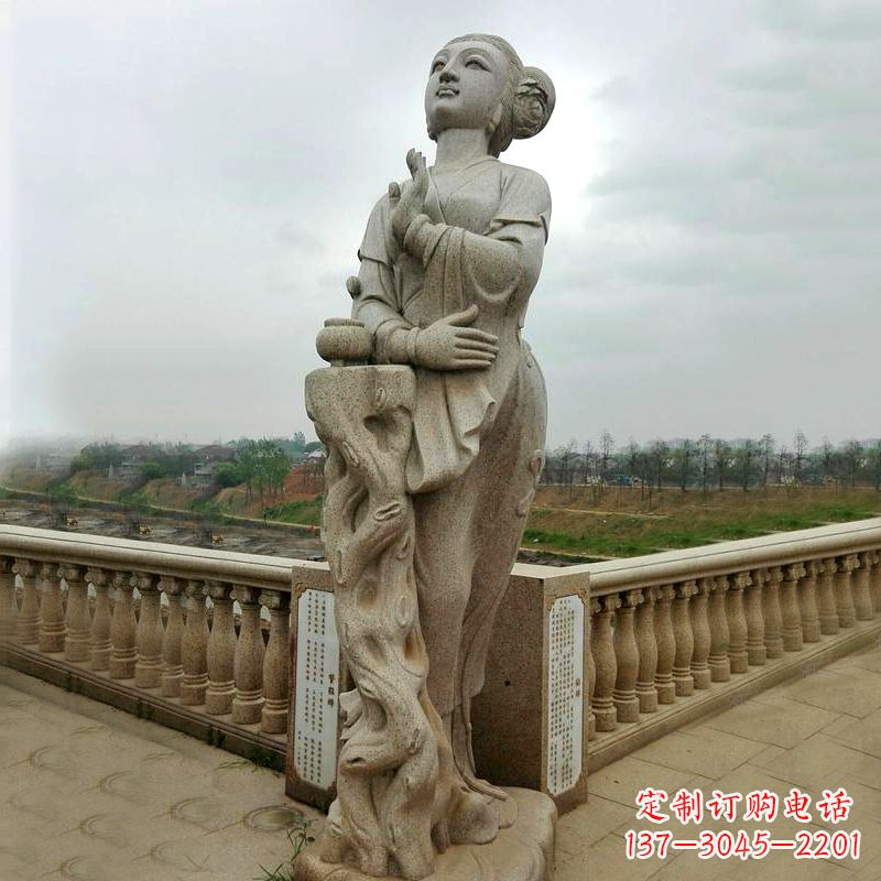 河源公园广场的貂蝉雕塑古代四大美女之一